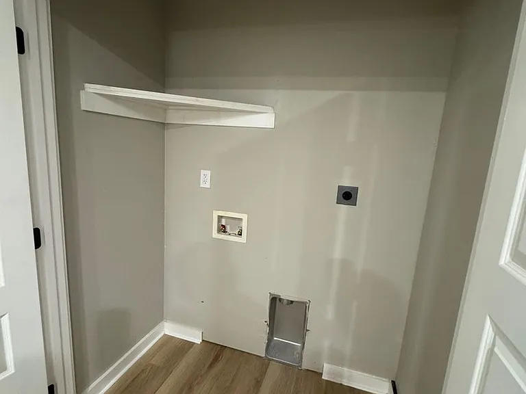 3802 Hollis Dr — Photo 8