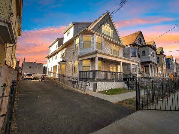 133 Pearsall Avenue image 1 of 7