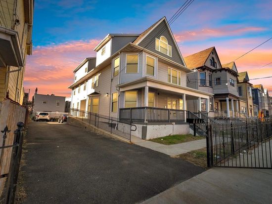 133 Pearsall Ave, Jersey City, NJ 07305