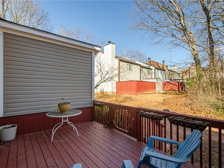 1066 Wedgewood Ln — Photo 17