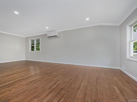 5th image of 145 Lenore Lane