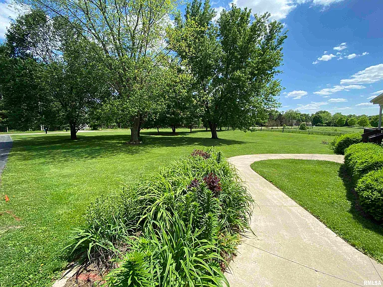6525 N Kramm Rd — Photo 7