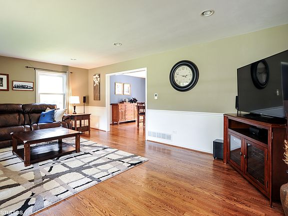 3rd image of 18835 W Linden Ave