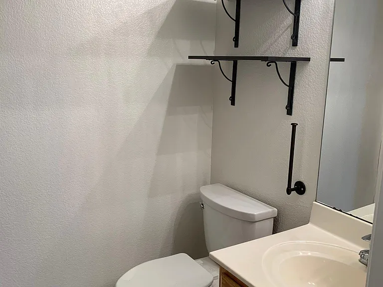688 N Coral Key Ave — Photo 7