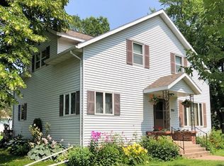 205 E Crumb St, Gilman, WI 54433