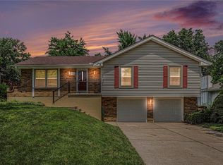 505 NE Stonewall Dr, Blue Springs, MO 64014