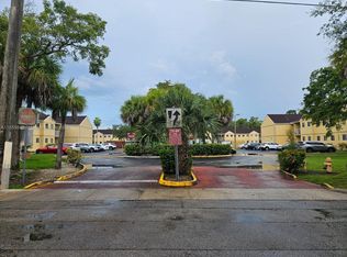 13820 SW 112th St APT 203, Miami, FL 33186