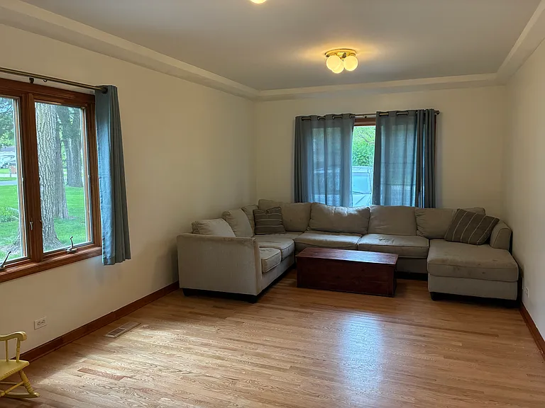 7915 Howard Ave — Photo 10