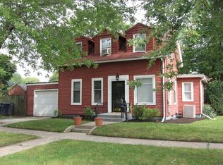 227 Orchard St, Elgin, IL 60123