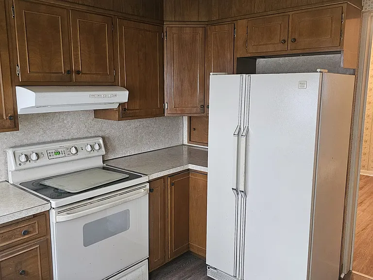 428 W Cedar St — Photo 6