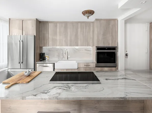 112 West 56th Street image 3 of 7