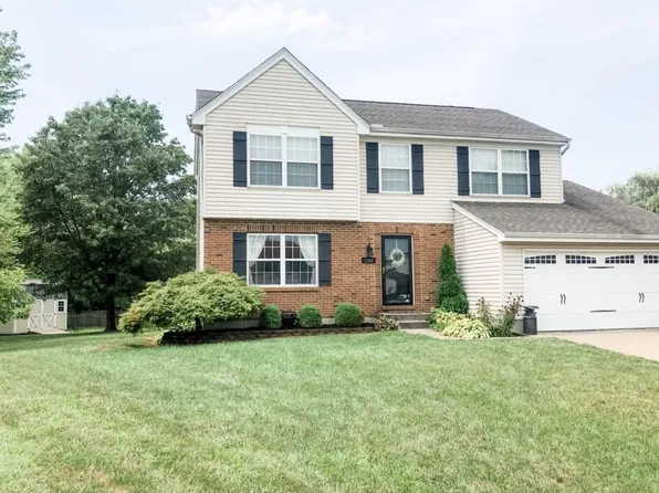 1581 Saint Ives Ct, Lebanon, OH 45036