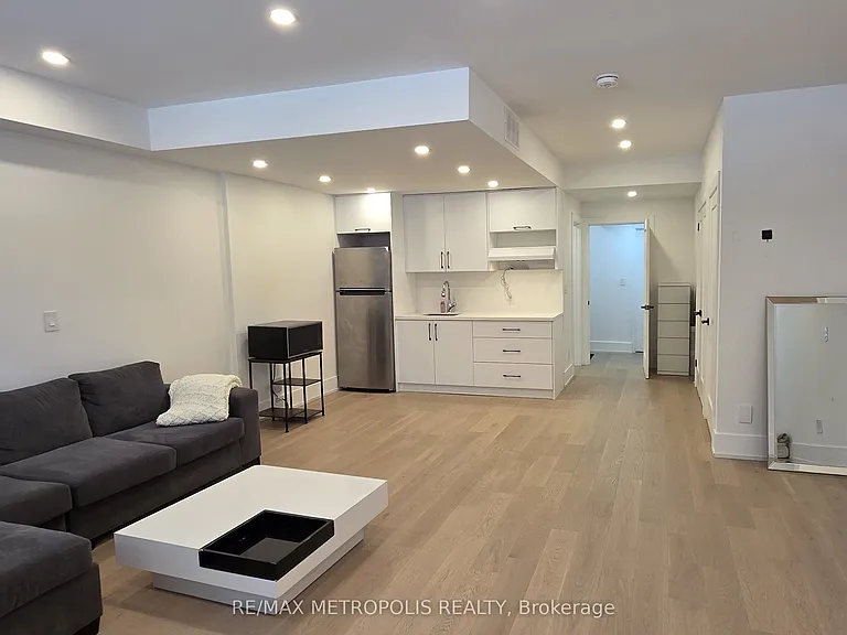 1218A Islington Ave #BASEMENT — Photo 5