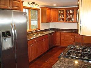4th image of 136 Patricia Dr