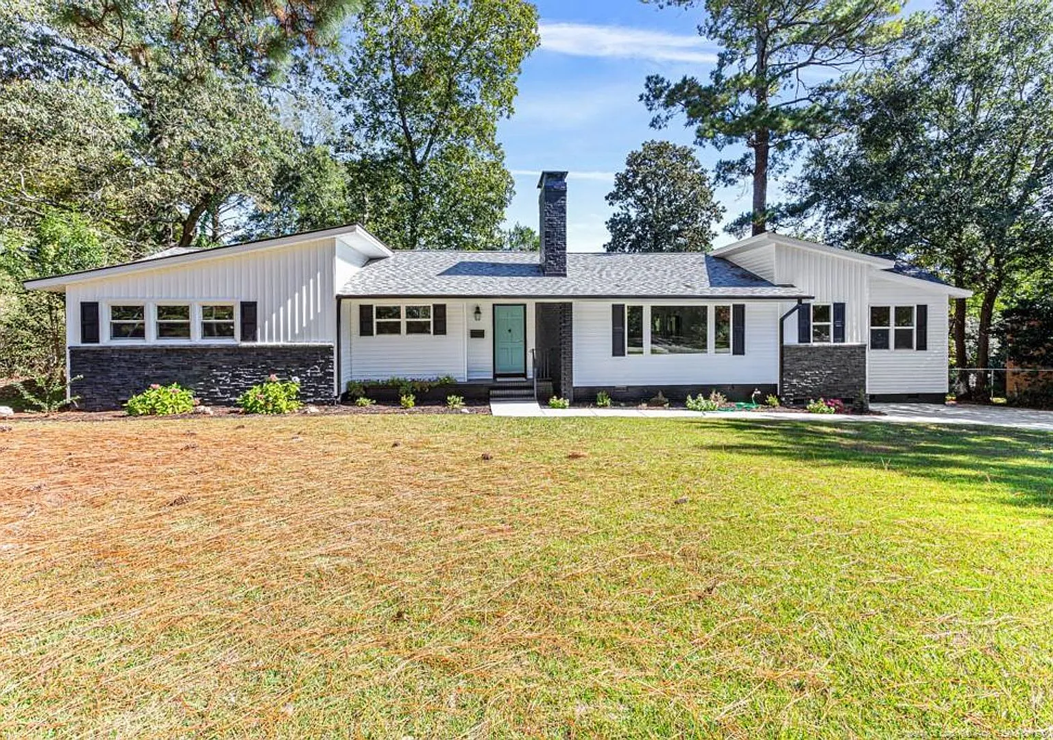 315 Westview Drive (Occupied-Showings By Appointment Only) — Photo 1
