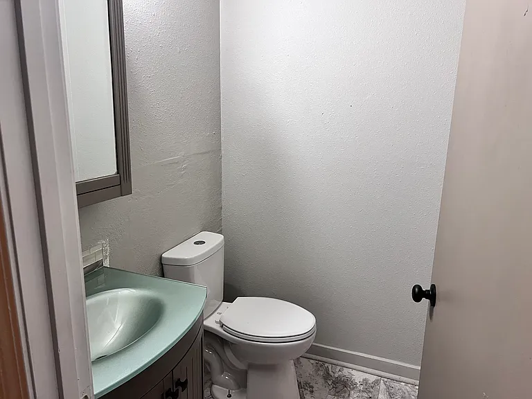 1107 Wilson St — Photo 6