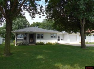 617 E 14th St, Blue Earth, MN 56013