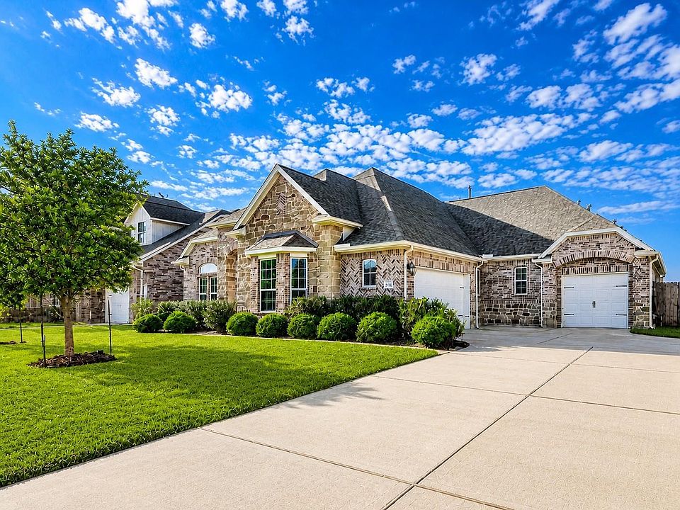 1st image of 1345 Laurel Loop