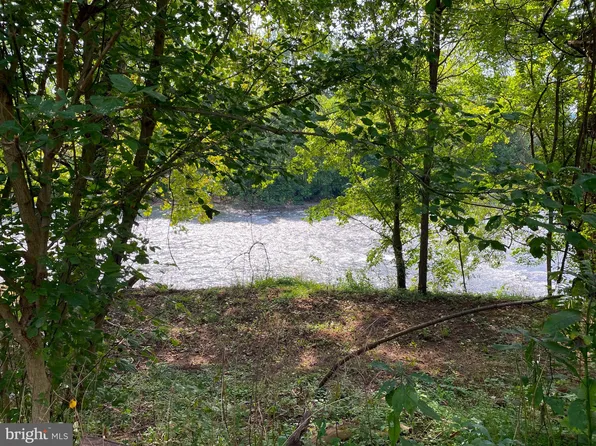 1461 Springfield Pike, Springfield, WV 26763