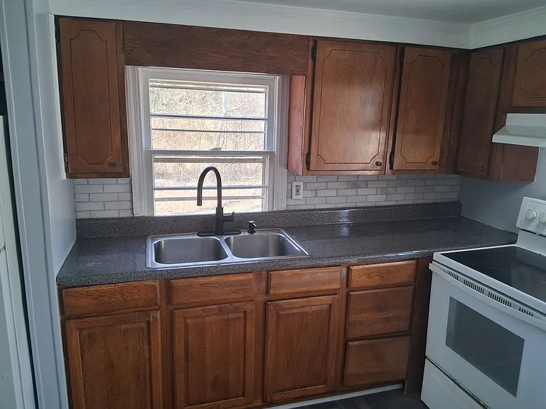 131 William Moody Ln — Photo 3
