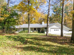 160 Murwood Dr, Moreland Hills, OH