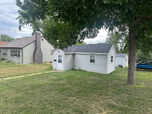 700 Maple St, Yankton, SD 57078