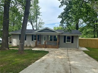 2538 Garrett Cir, Atlanta, GA 30360