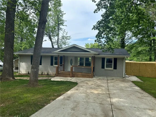 2538 Garrett Cir, Atlanta, GA 30360