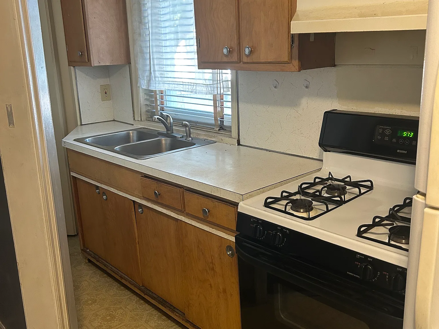 1 bed, 750 sqft, $1,150 — Photo 2