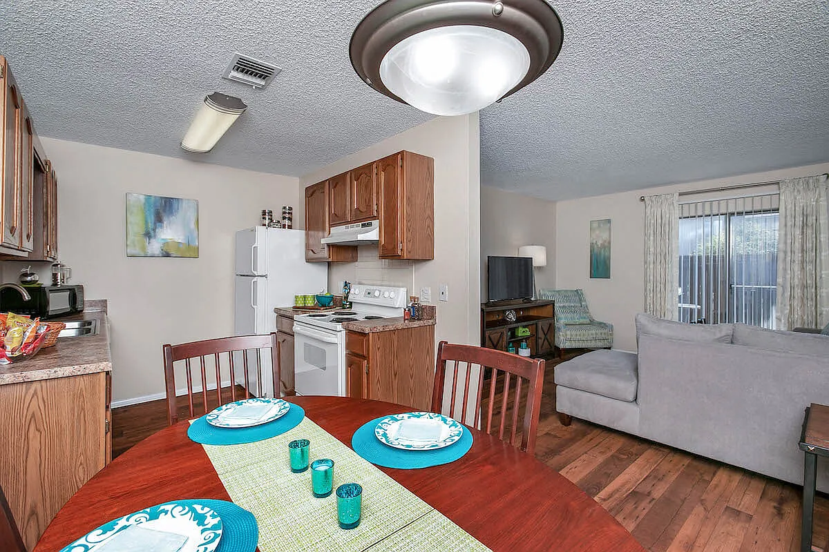 Brookwood Apartments — Photo 3