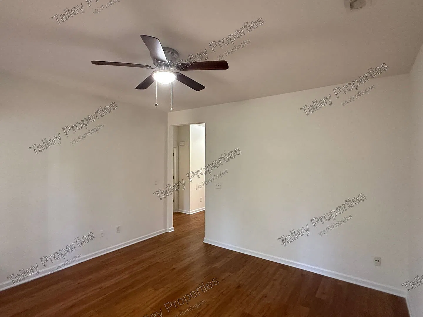 2 bed, 1.5 bath, 1058 sqft, $1,295 — Photo 2