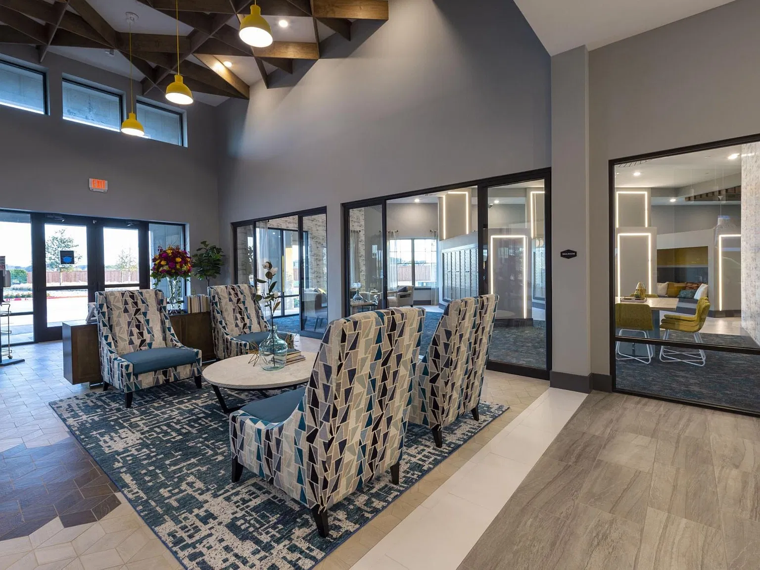 1 bed, 1.0 bath, 635 sqft, $1,296 — Photo 3