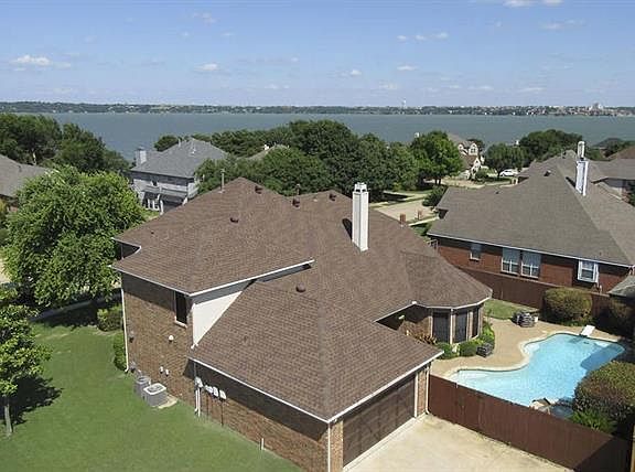 2nd image of 6217 Lincolnshire Ln
