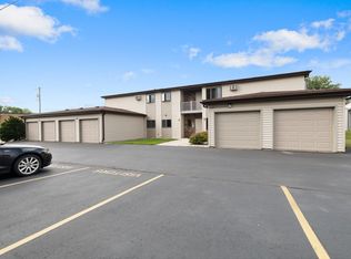 1005 S Lake St APT H, Neenah, WI 54956