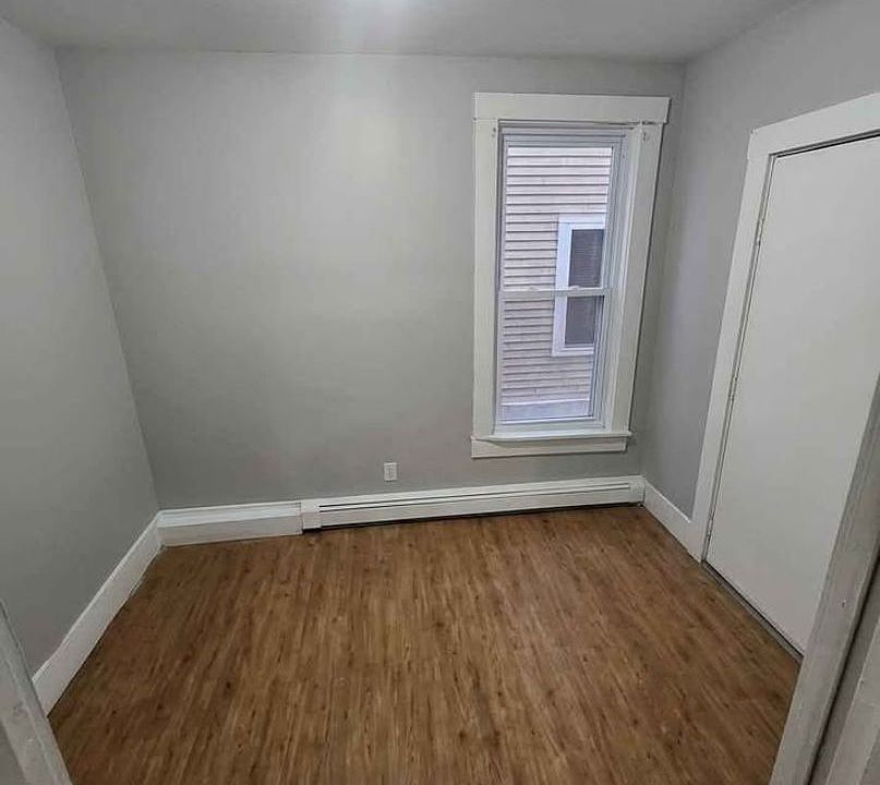 2nd image of 305-309 Cedar St #305-3