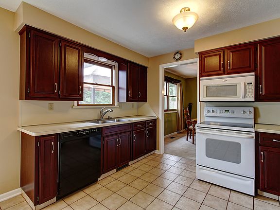 Lots of Cabinet Space