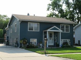 2513 S 10th St, Council Bluffs, IA 51501