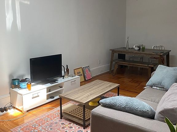 4th image of 705 Manhattan Ave #3