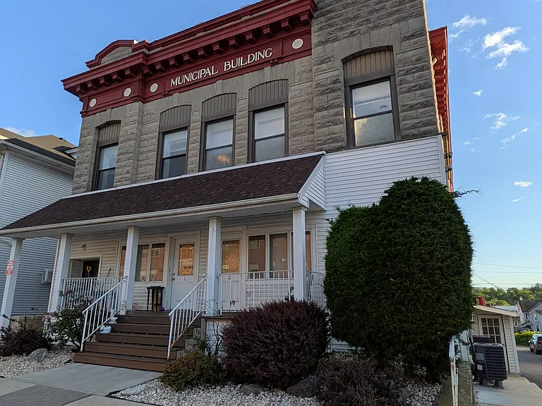 1516 Main St #6 — Photo 25
