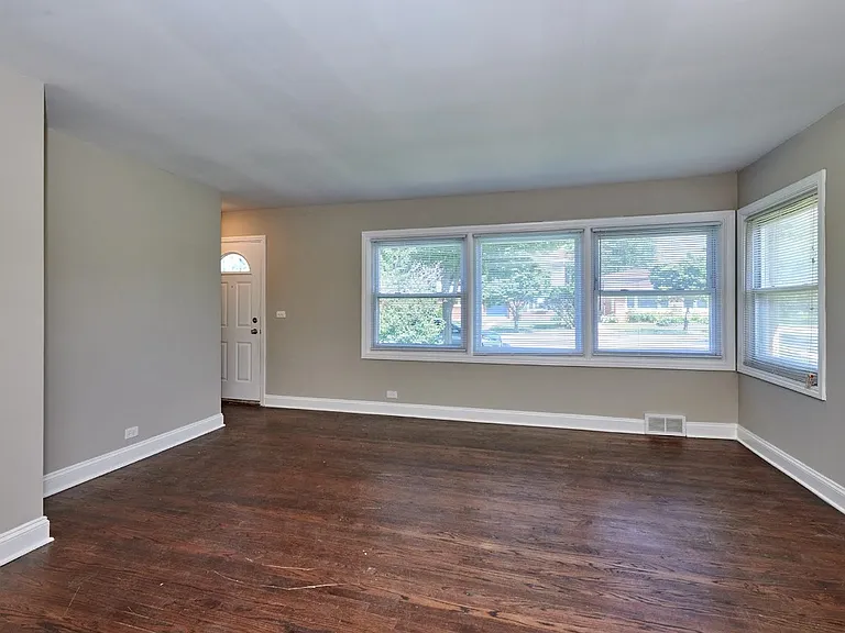 7810 E Prairie Rd — Photo 3