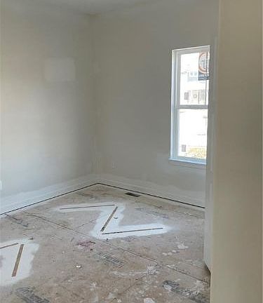 3rd image of 8511 N Elmwood Ct