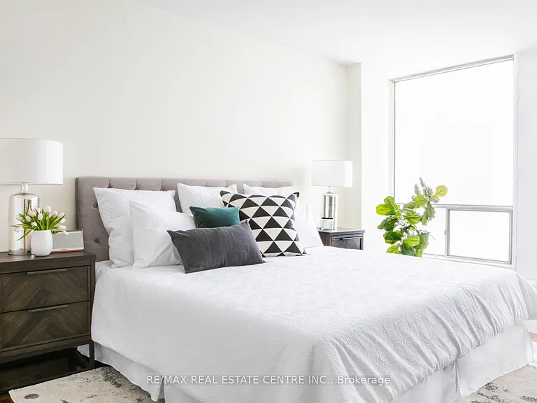 50 Graydon Hall Dr #1206 — Photo 15