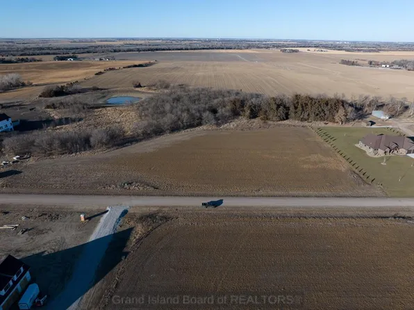 1551 Birdie Dr, Marquette, NE 68854