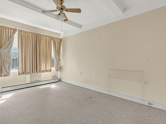 5th image of 50 Glenwood Ave APT 706