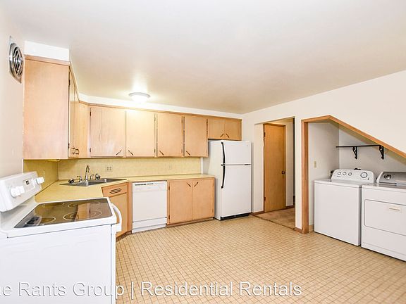 5th image of 1205 Carlyon Ave SE
