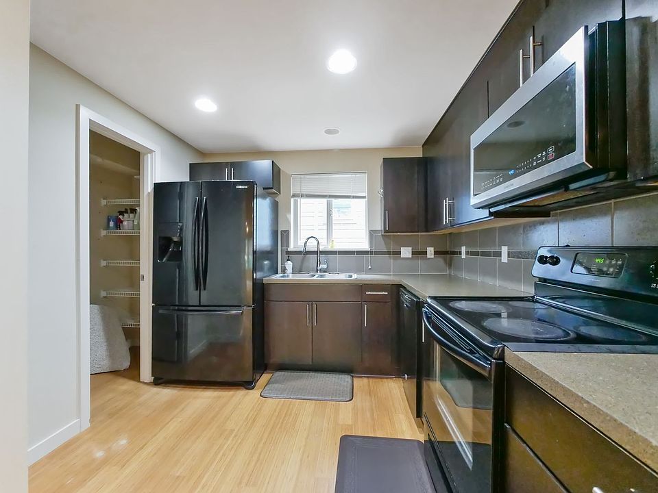 1st image of 12014 31st Ave NE #B