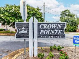 Crown Pointe