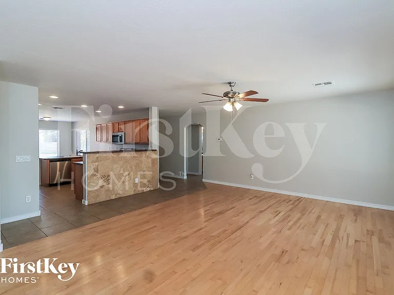 2854 E Phelps Rd — Photo 3