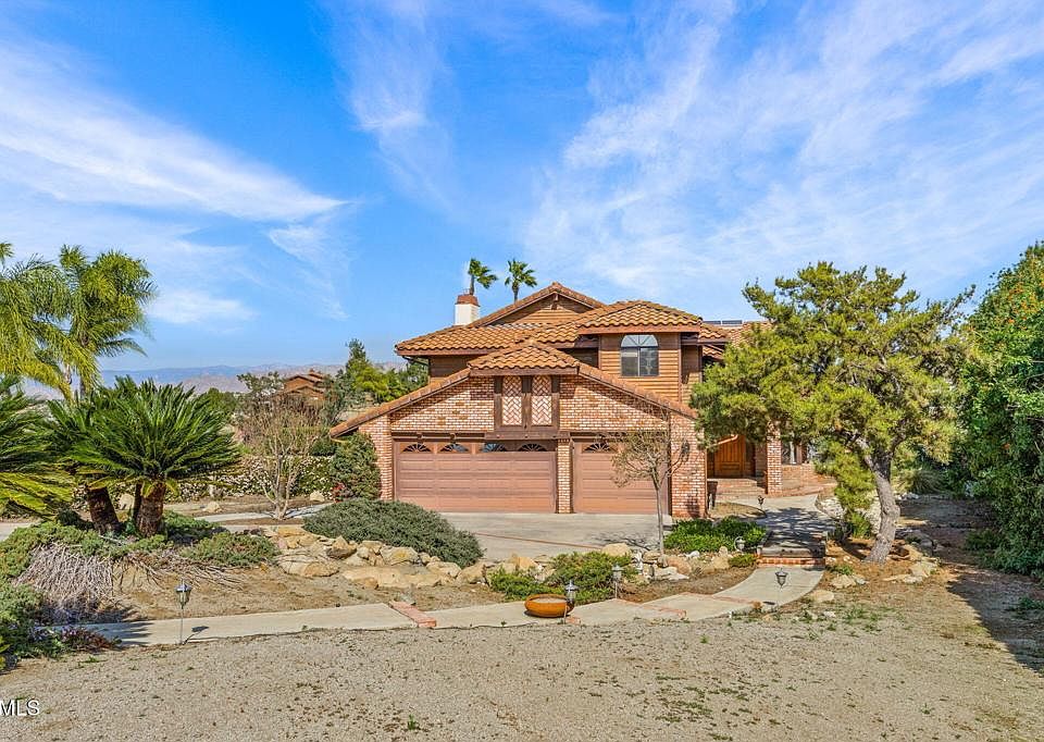 1st image of 15870 Calumet Ct