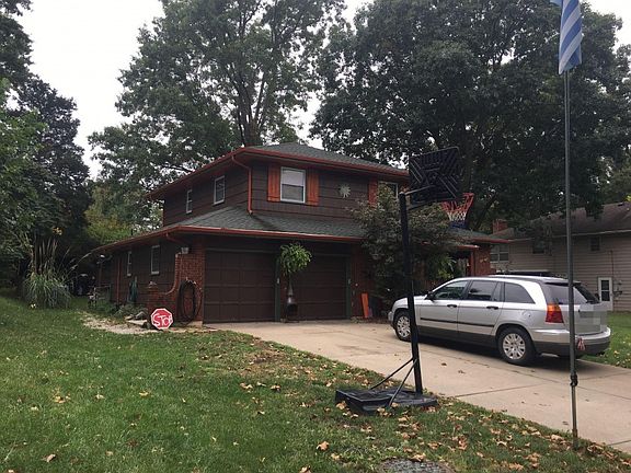 3rd image of 1307 E 102nd Ter